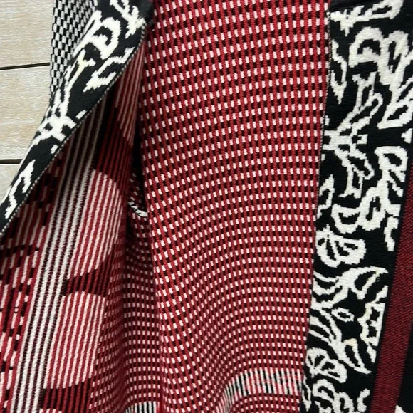 Chicos Sweater Cardigan Jacket Womens 2 US 12 Large Black Red Artsy Geometric - Picture 4 of 9